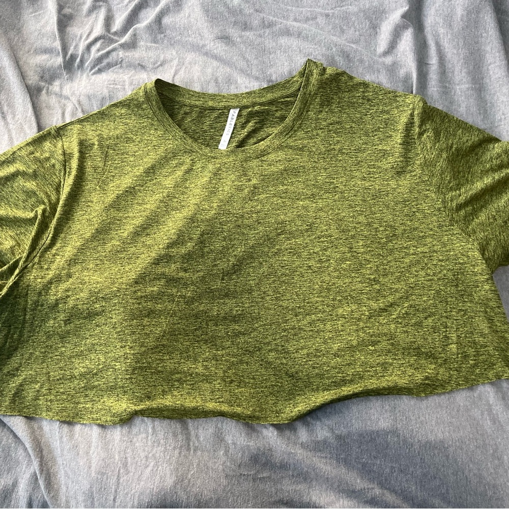 Fabletics Heathered Green Short Sleeve Crop Top